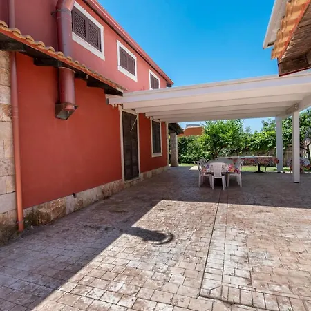 Enza San Lorenzo